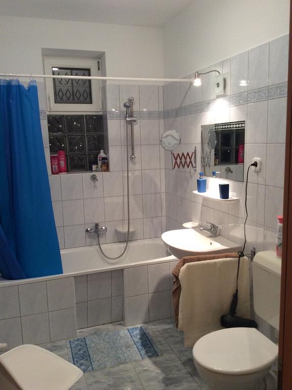 Rehab Apartment Hévíz Oda fotoğraf